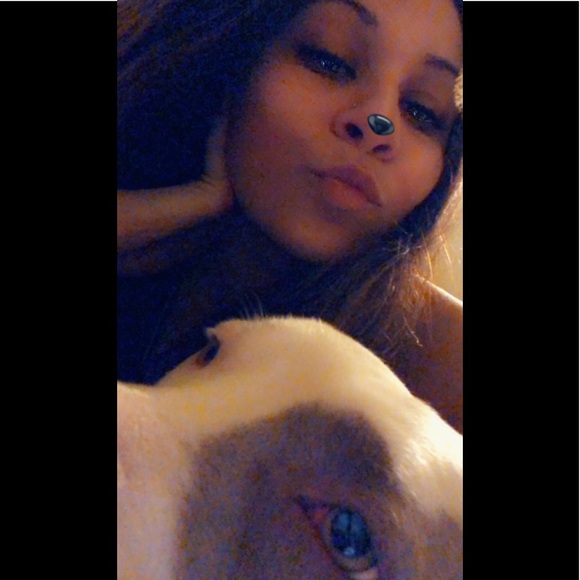 Meet your Posher, Tara - Picture 2 of 3